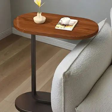 Table d'appoint en forme de C