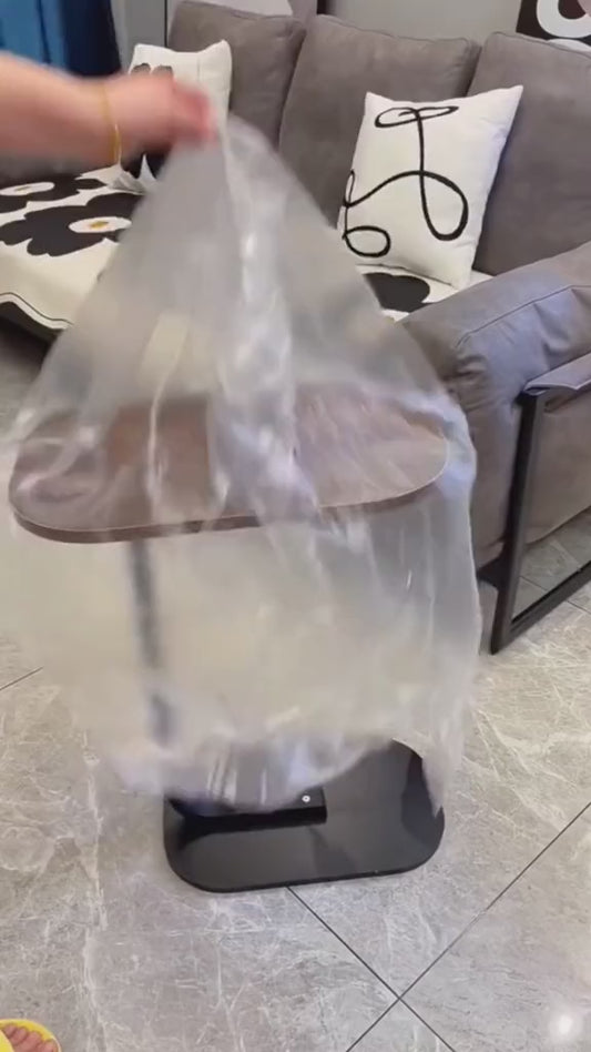 Table d'appoint en forme de C